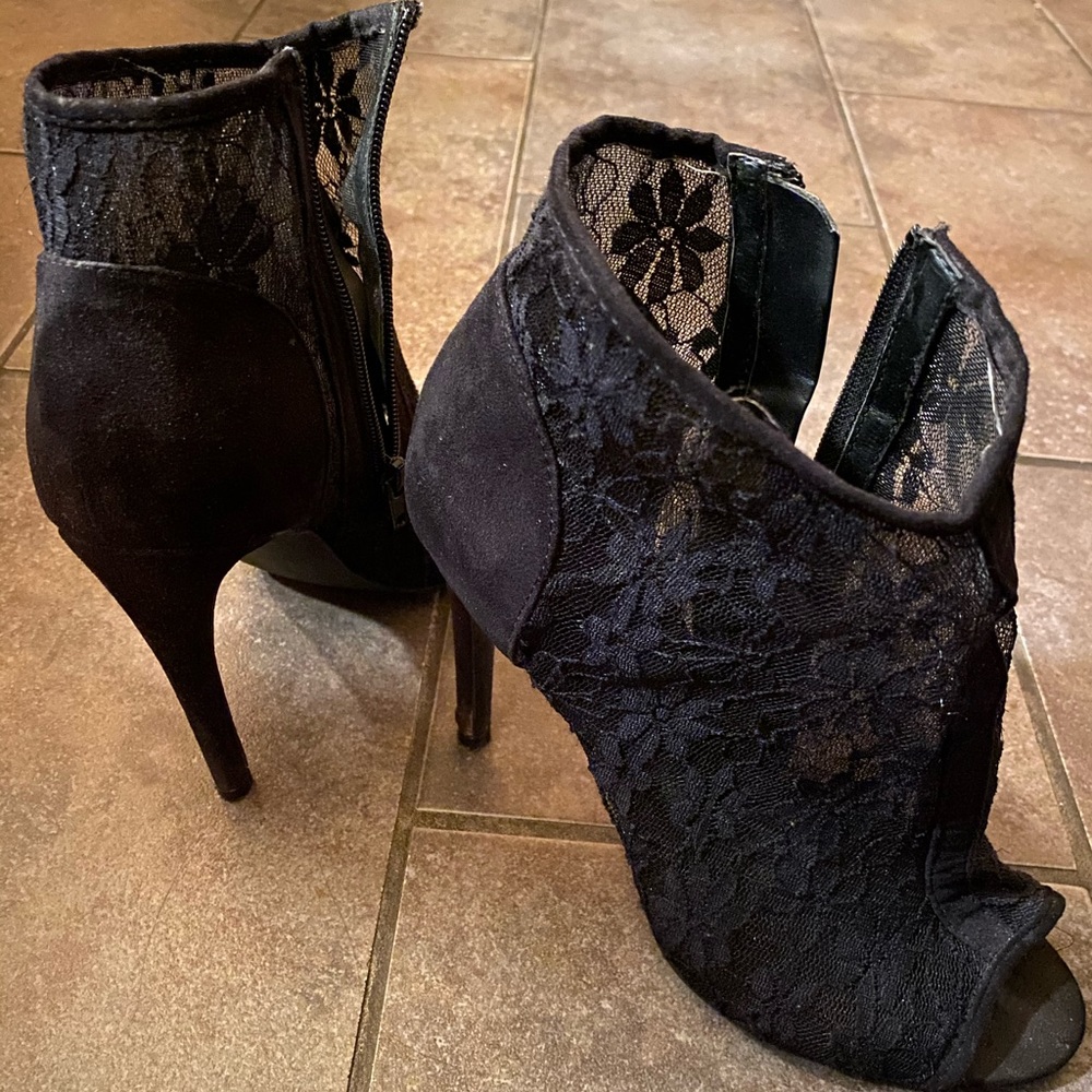 Black Lace Heels